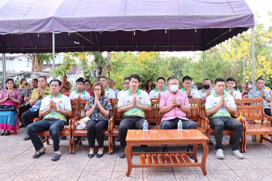 เทศบาลเมืองยโสธร จัดพิธีถวายเครื่องสักการะศาลเจ้าปู่ และจุดบั้งไฟเสี่ยงทาย