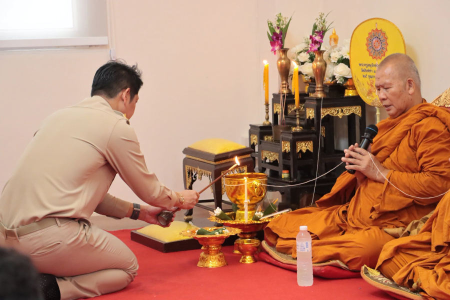เทศบาลเมืองยโสธร ร่วมทำบุญตักบาตร เพื่อความเป็นสิริมงคลแก่หน่วยงาน